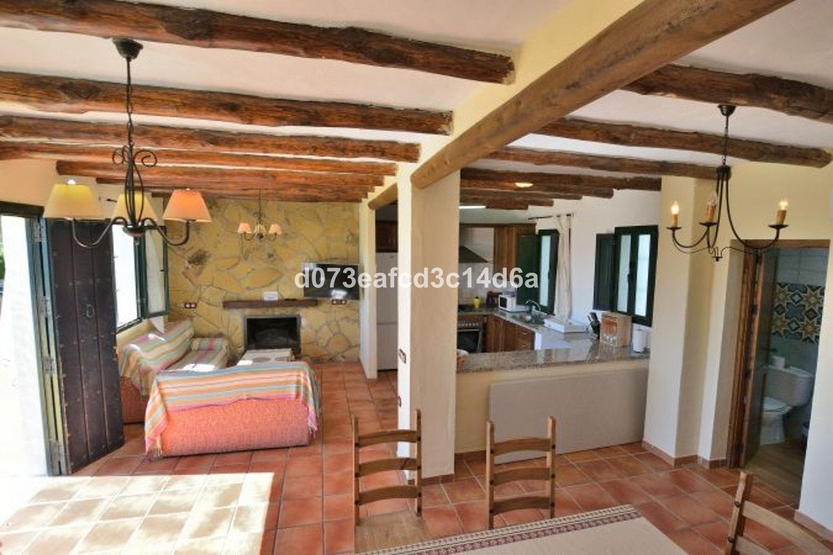 5 Bed Detached Villa in Zahara de la Sierra