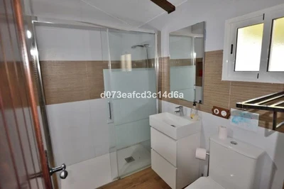 5 Bed Detached Villa in Zahara de la Sierra