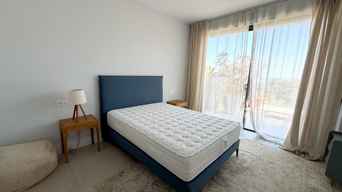2 Bed Middle Floor Apartment in La Quinta