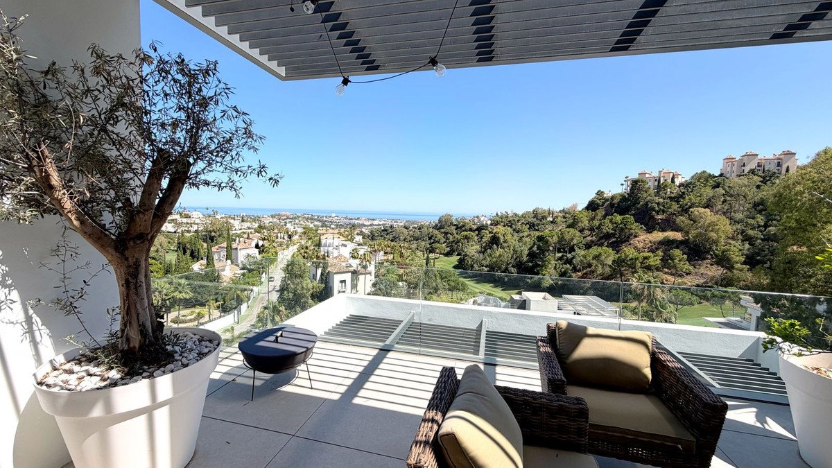 2 Bed Middle Floor Apartment in La Quinta