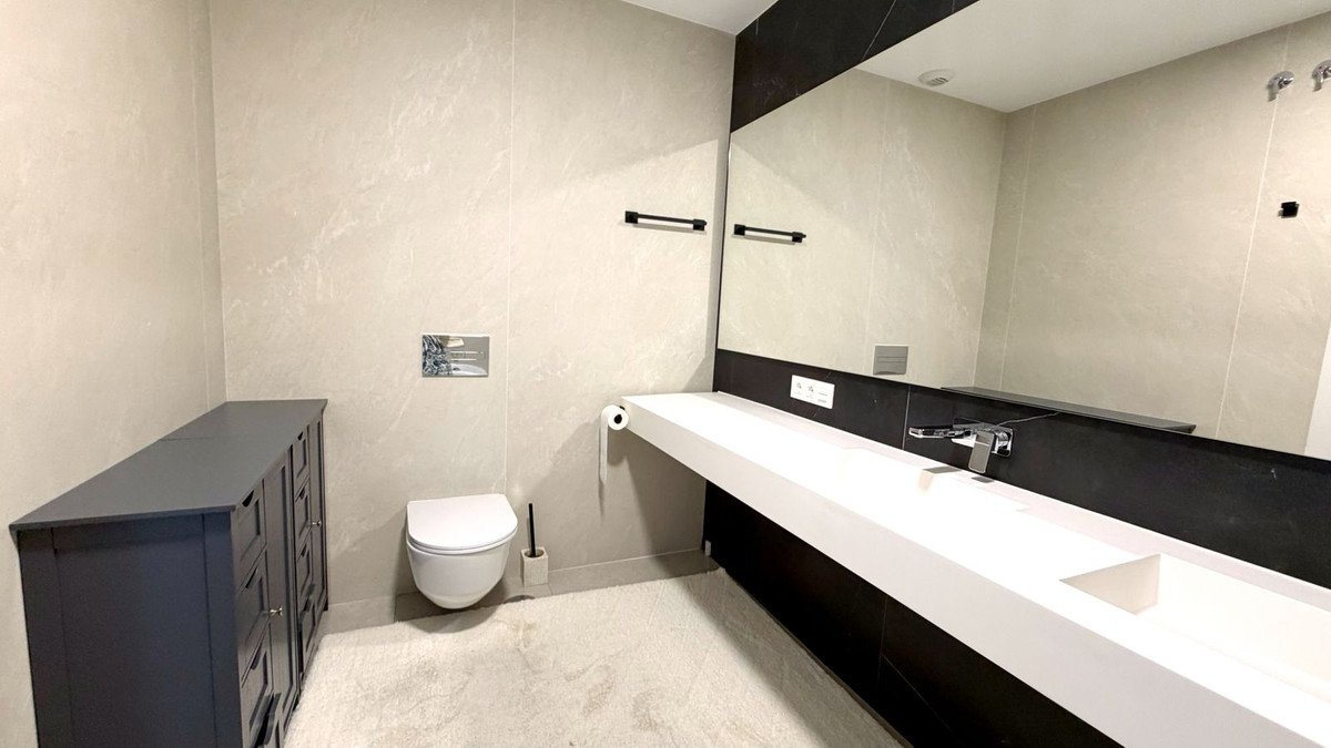 2 Bed Middle Floor Apartment in La Quinta