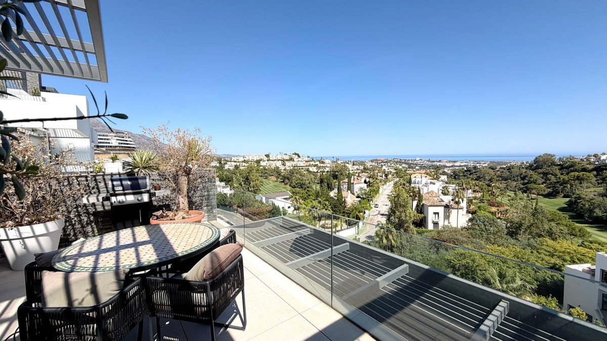 2 Bed Middle Floor Apartment in La Quinta