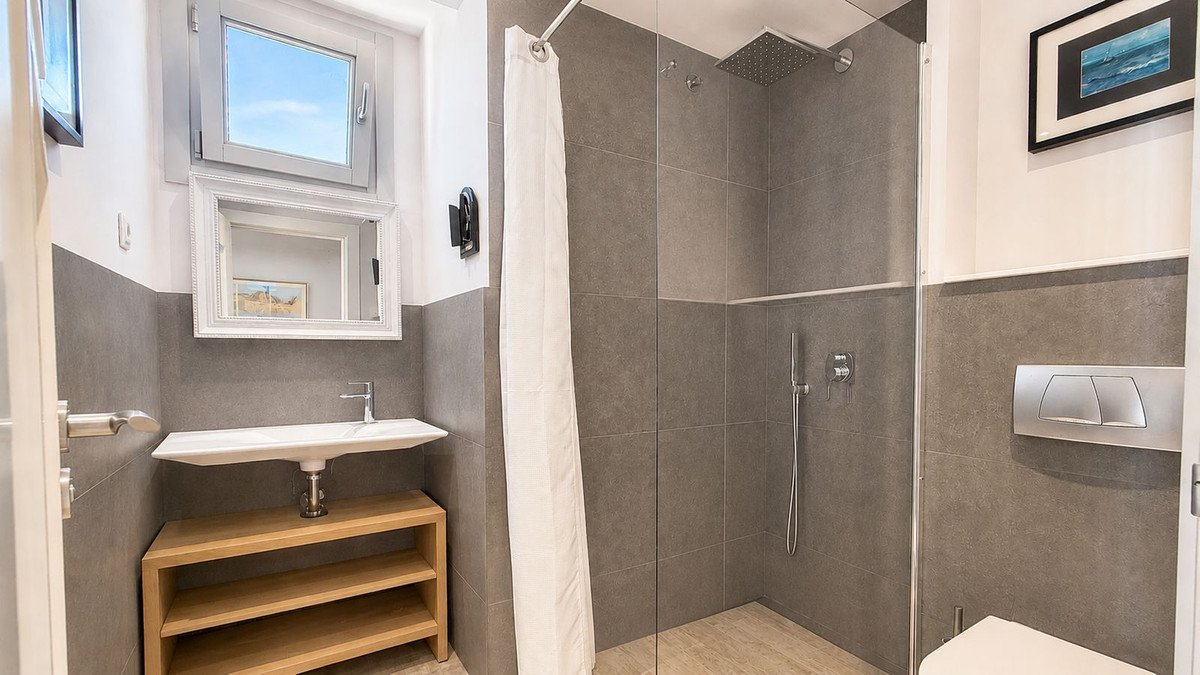 3 Bed Penthouse in Altos de los Monteros
