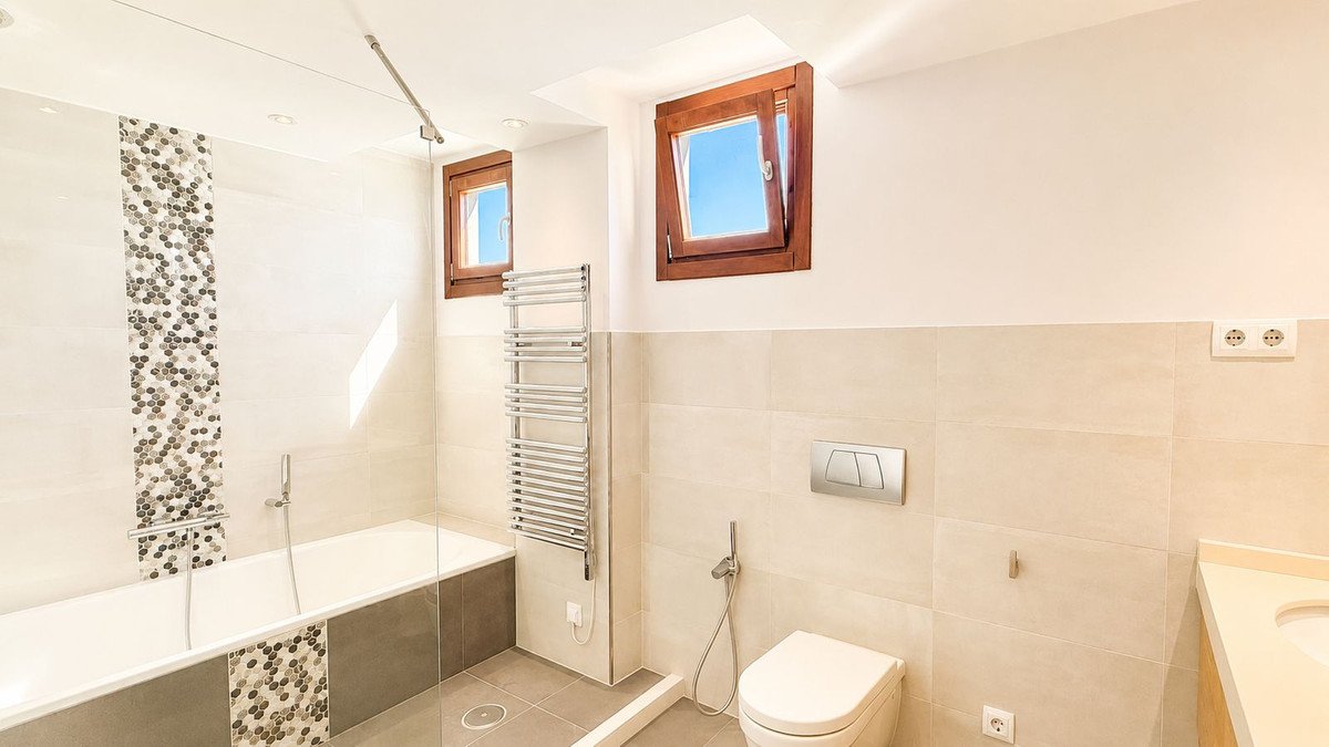 3 Bed Penthouse in Altos de los Monteros