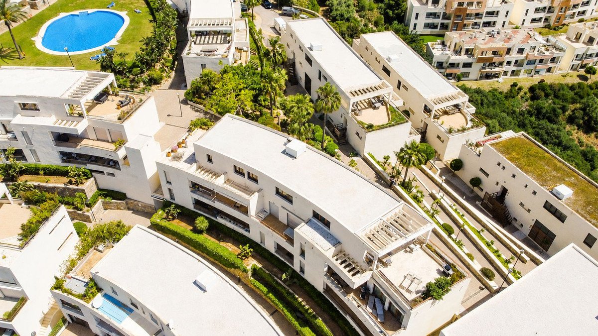 3 Bed Penthouse in Altos de los Monteros