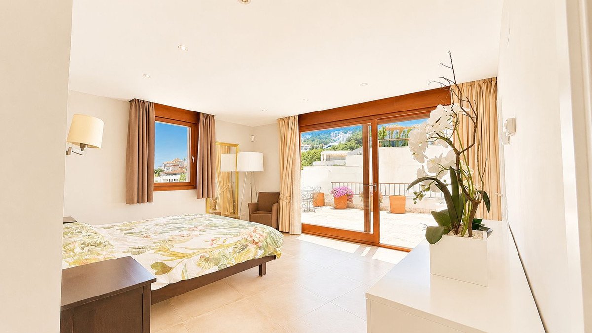 3 Bed Penthouse in Altos de los Monteros