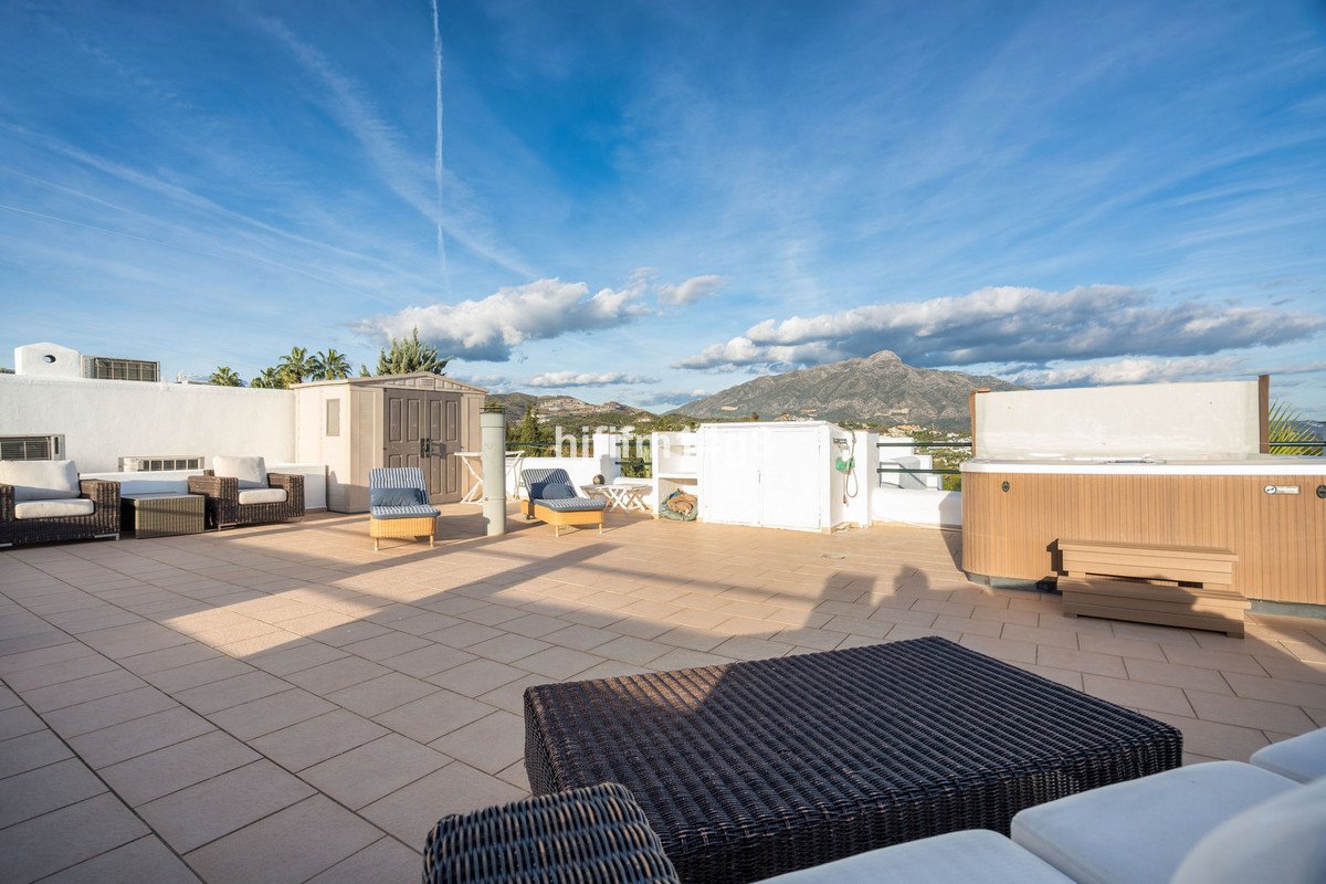 3 Bed Penthouse Duplex in La Quinta
