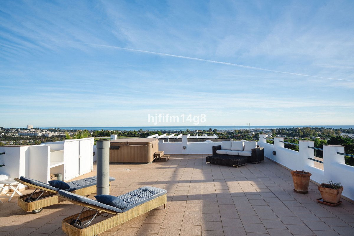 3 Bed Penthouse Duplex in La Quinta