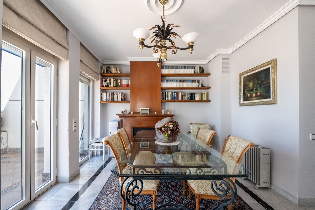 3 Bed Middle Floor Apartment in Marbella