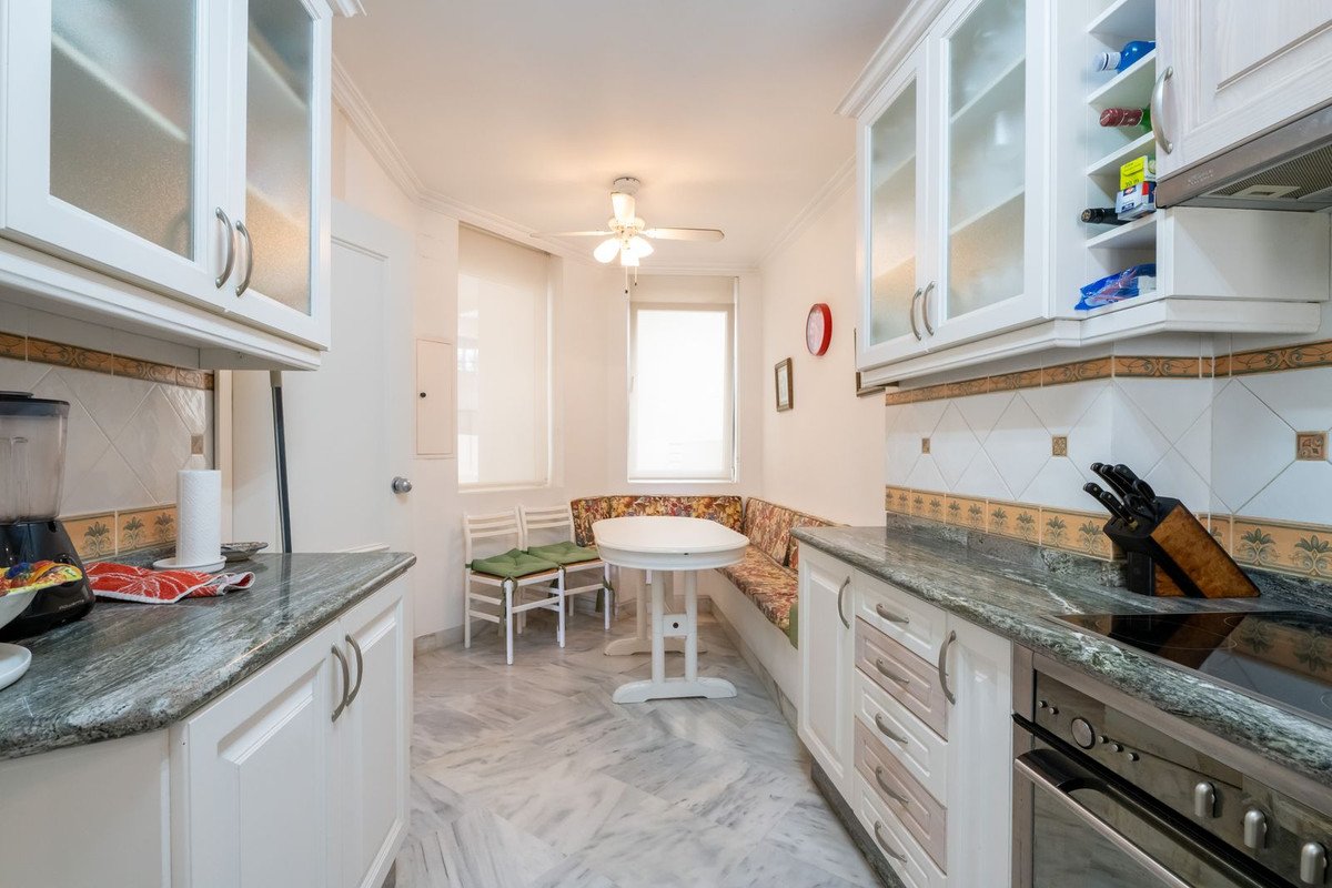 3 Bed Middle Floor Apartment in Marbella