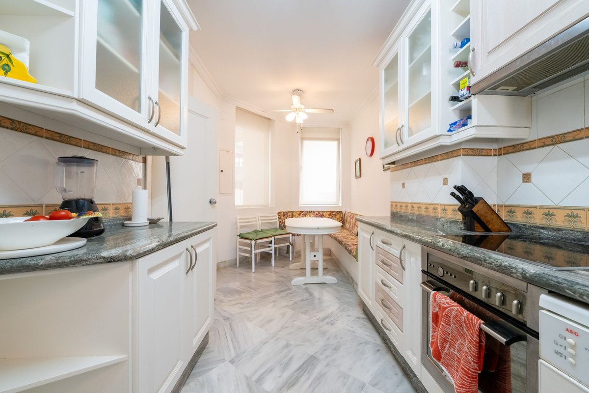 3 Bed Middle Floor Apartment in Marbella