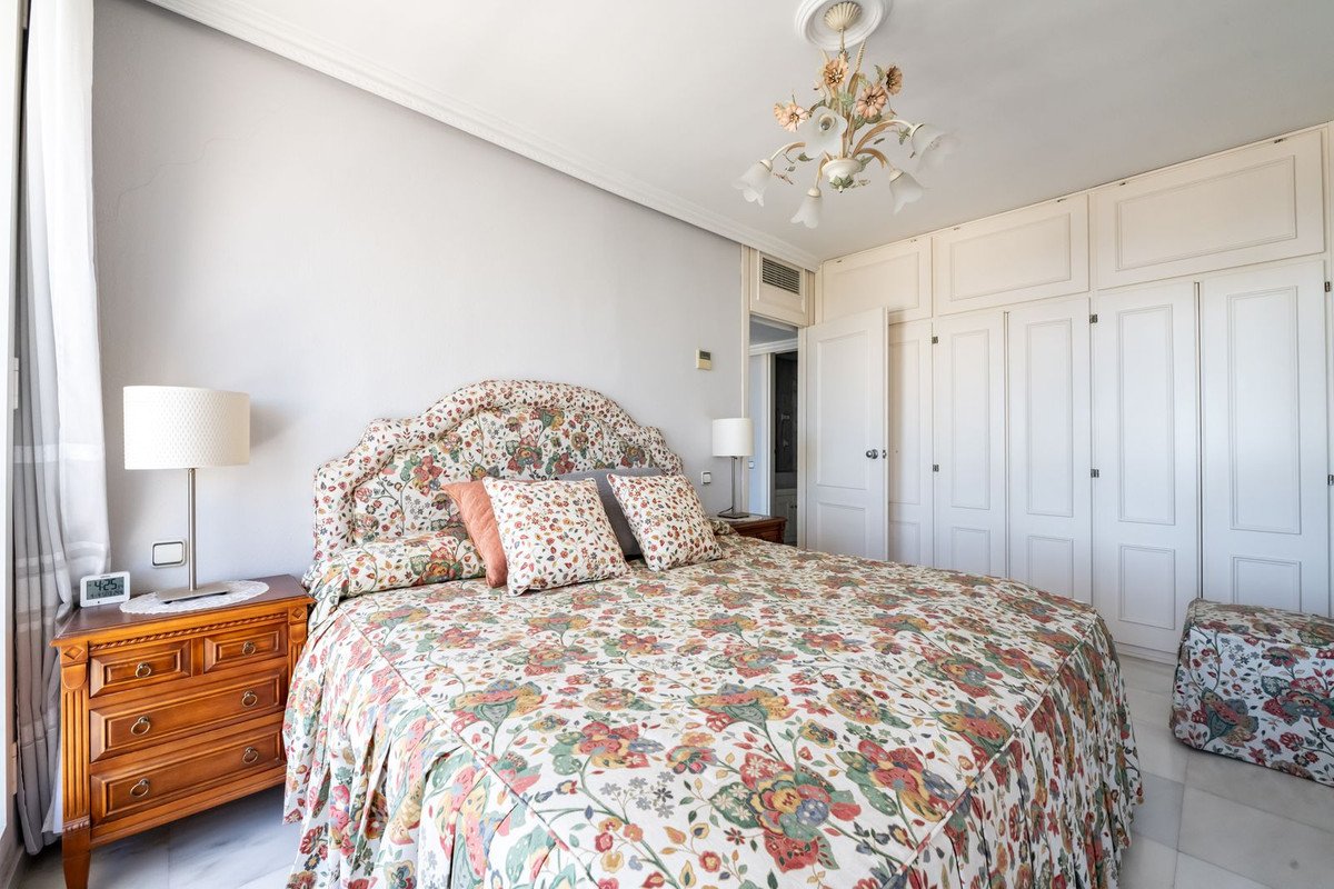 3 Bed Middle Floor Apartment in Marbella
