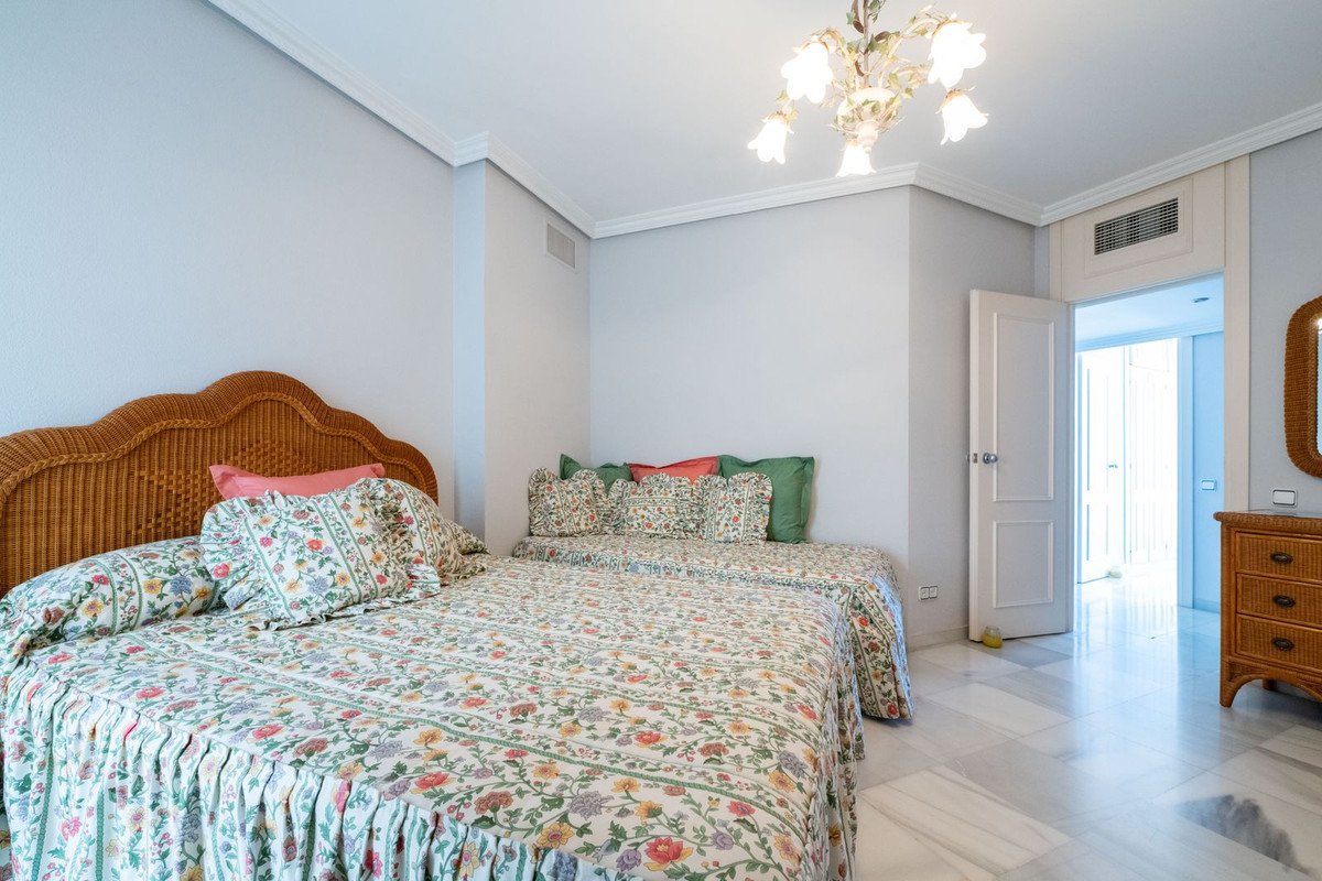 3 Bed Middle Floor Apartment in Marbella