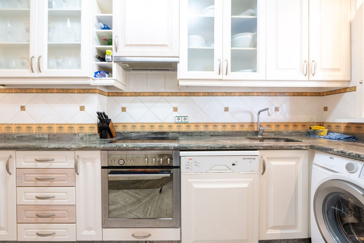 3 Bed Middle Floor Apartment in Marbella