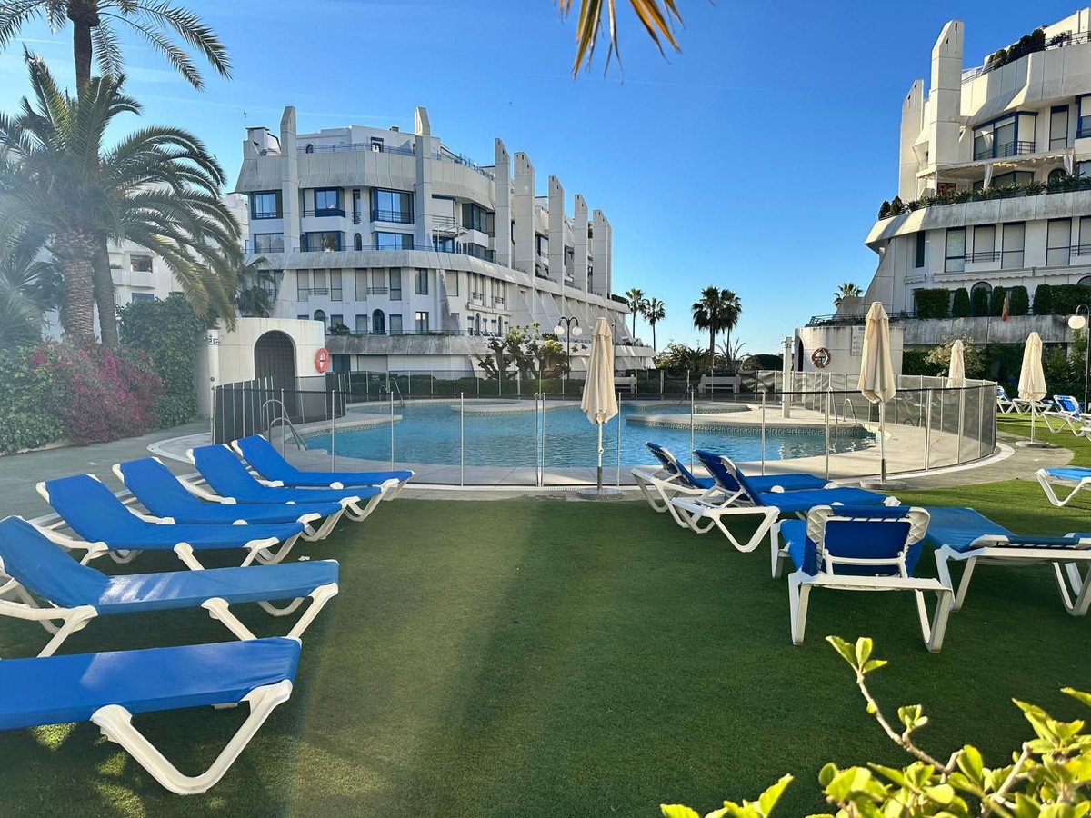 3 Bed Middle Floor Apartment in Marbella