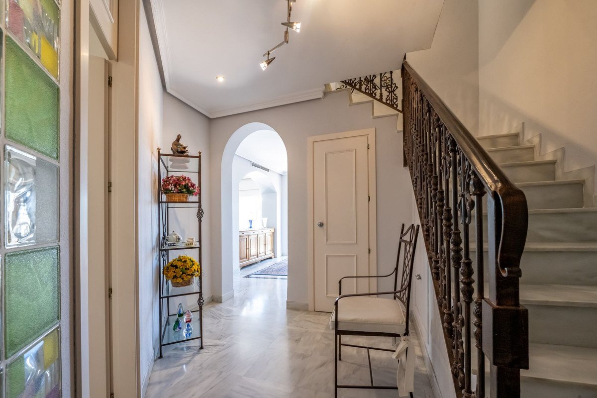 3 Bed Middle Floor Apartment in Marbella