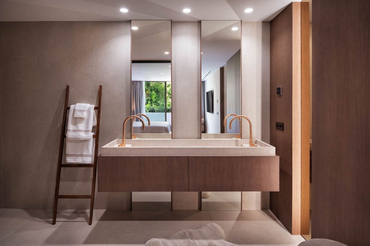 4 Bed Penthouse in The Golden Mile
