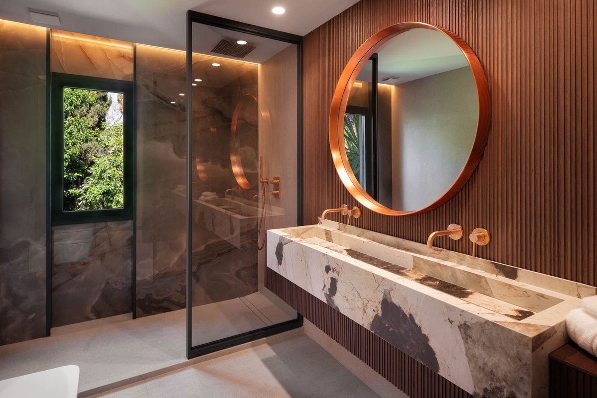 4 Bed Penthouse in The Golden Mile