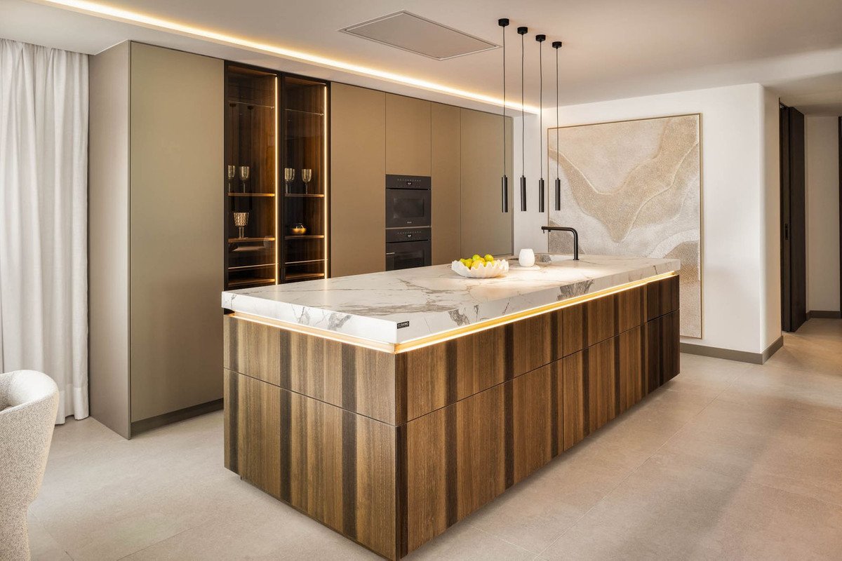 4 Bed Penthouse in The Golden Mile
