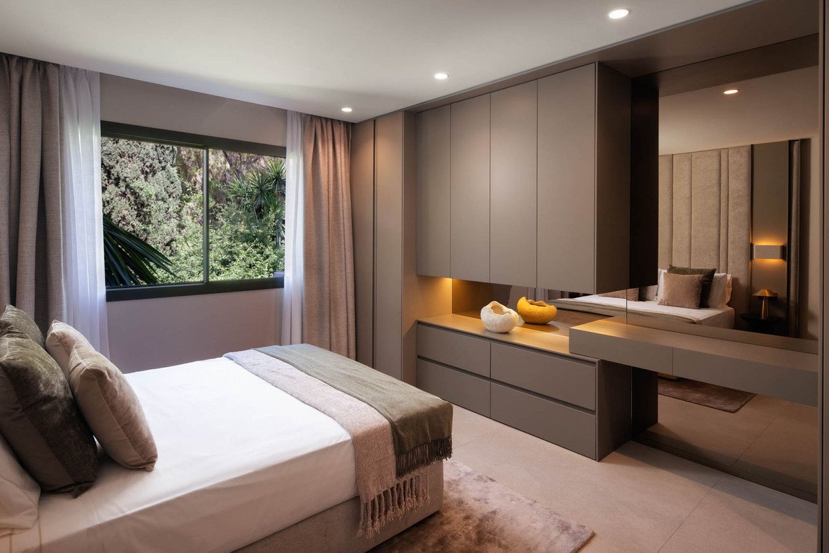 4 Bed Penthouse in The Golden Mile