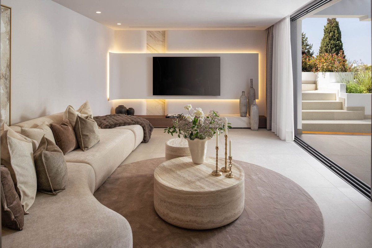 4 Bed Penthouse in The Golden Mile