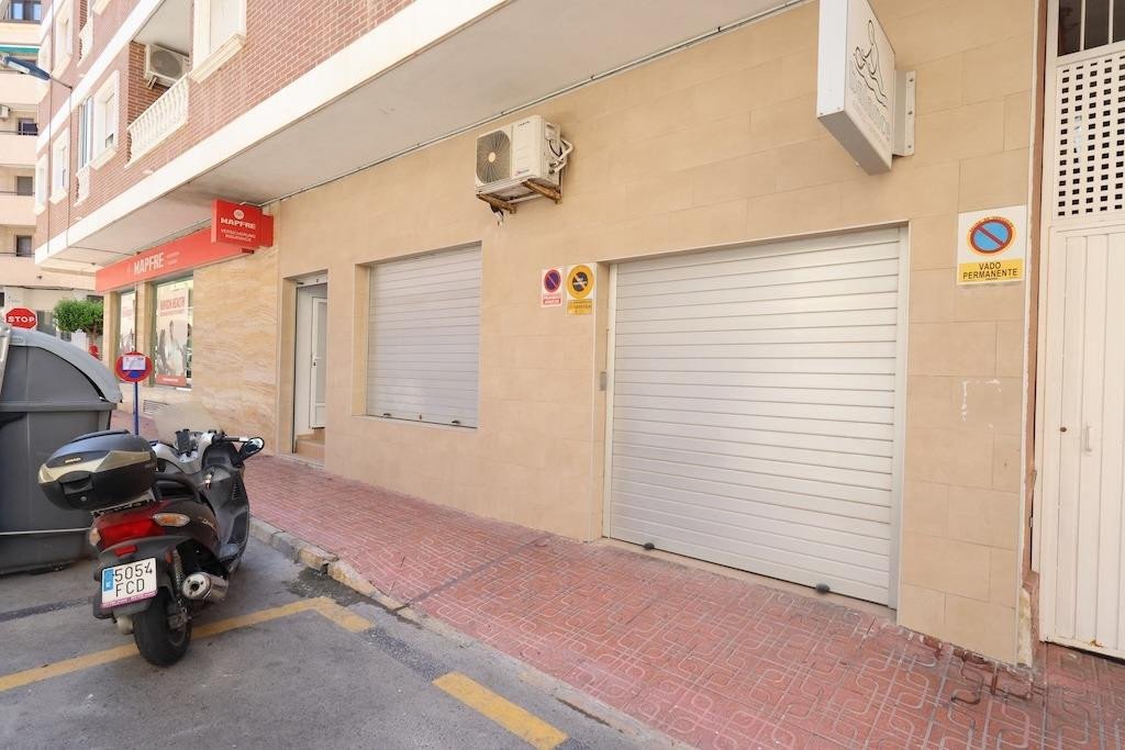 1 Bed Commercial Premises in Torrevieja