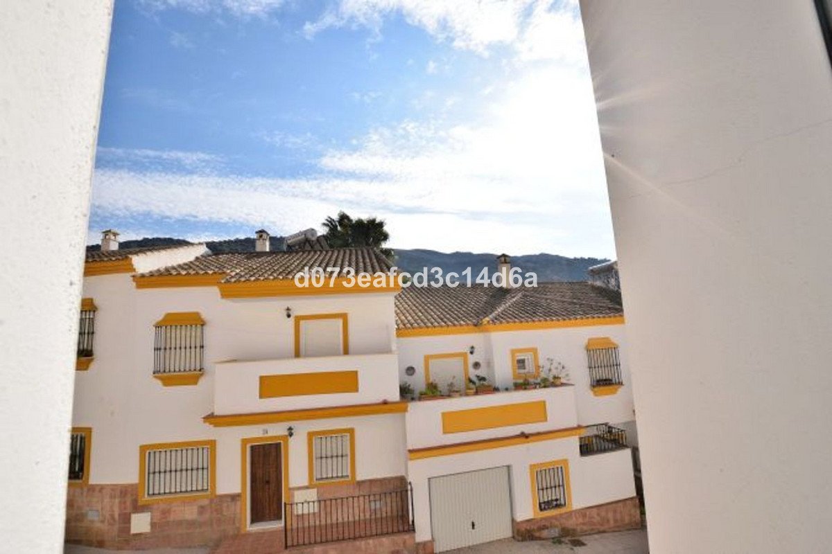 3 Bed Townhouse in Benaoján
