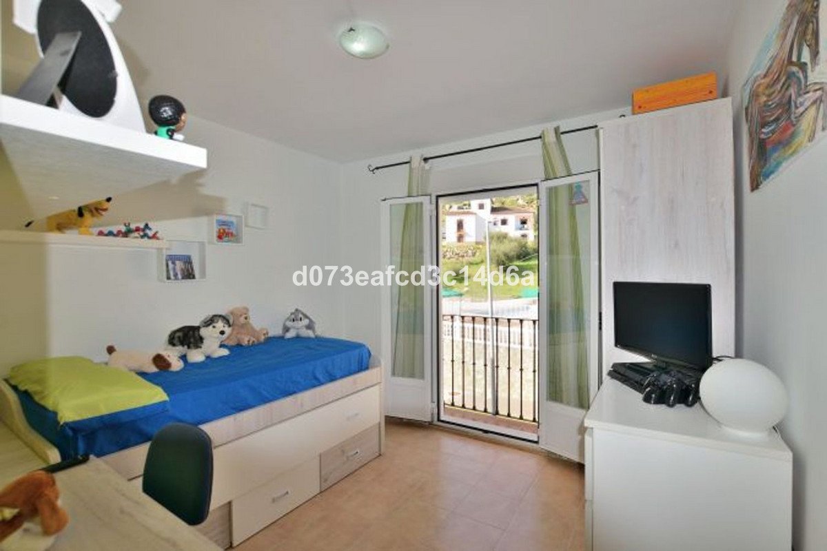 3 Bed Townhouse in Benaoján
