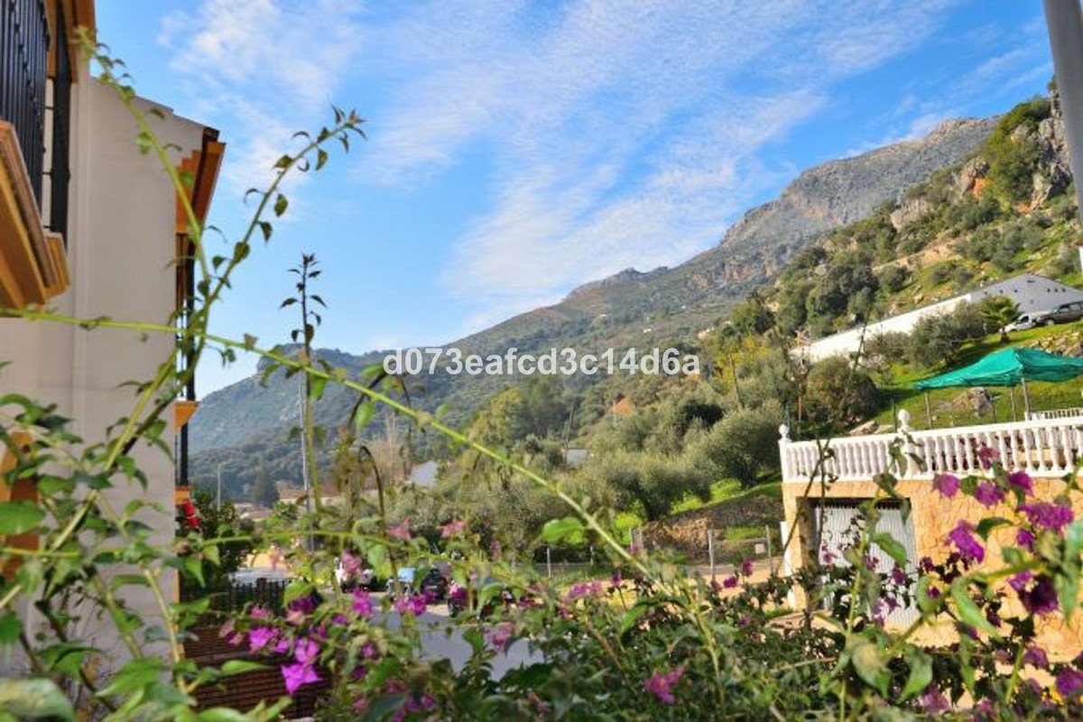 3 Bed Townhouse in Benaoján