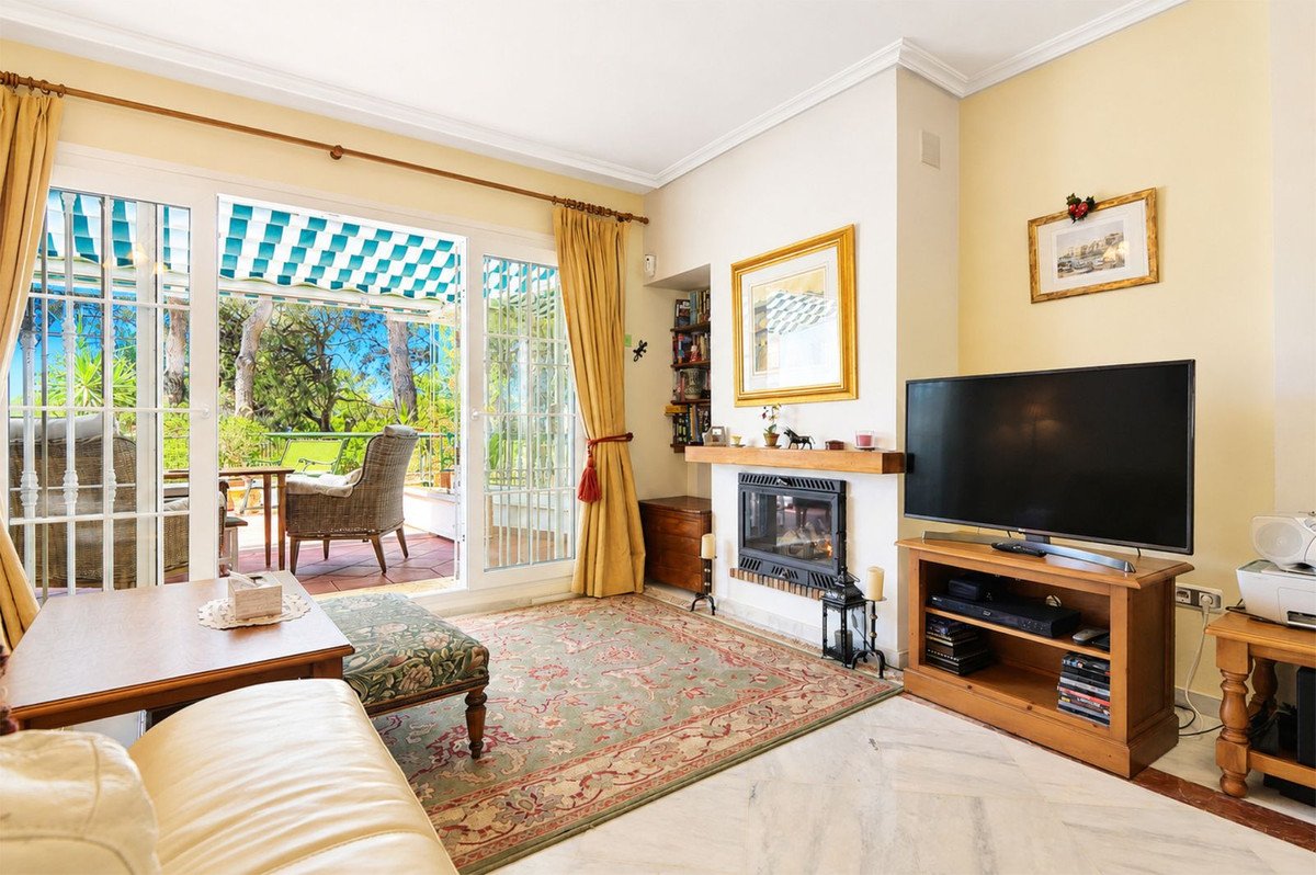 2 Bed Semi-Detached House in Cabopino