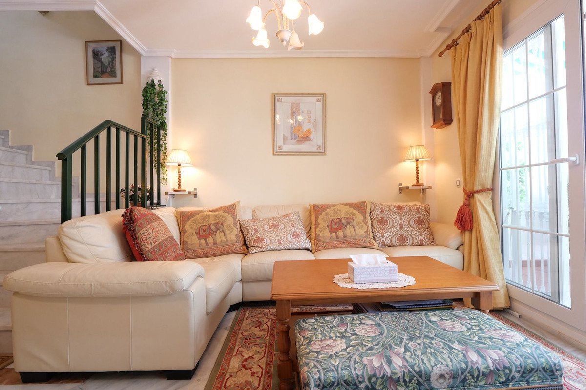 2 Bed Semi-Detached House in Cabopino