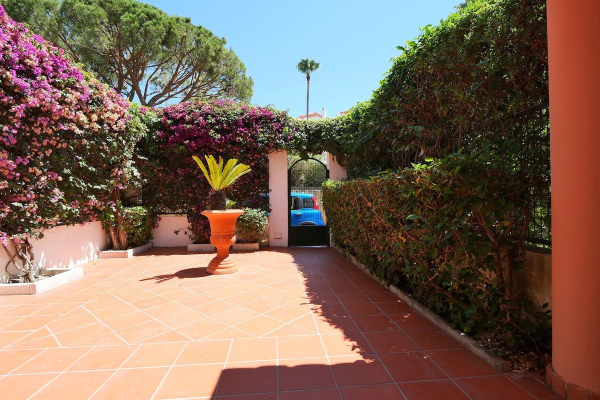 2 Bed Semi-Detached House in Cabopino