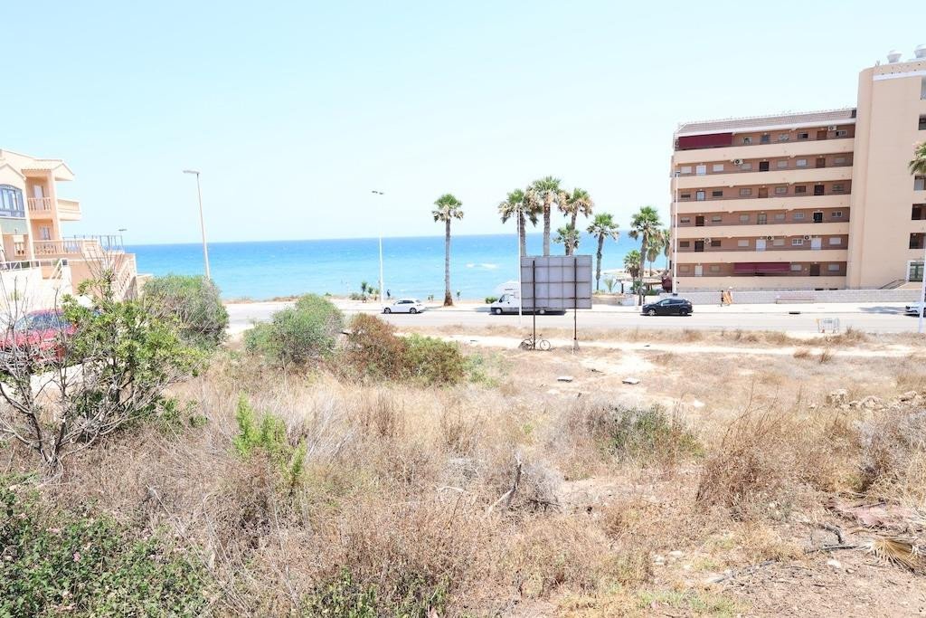 Land in Cabo Cervera