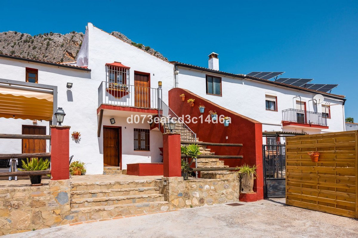 Commercial in Montejaque