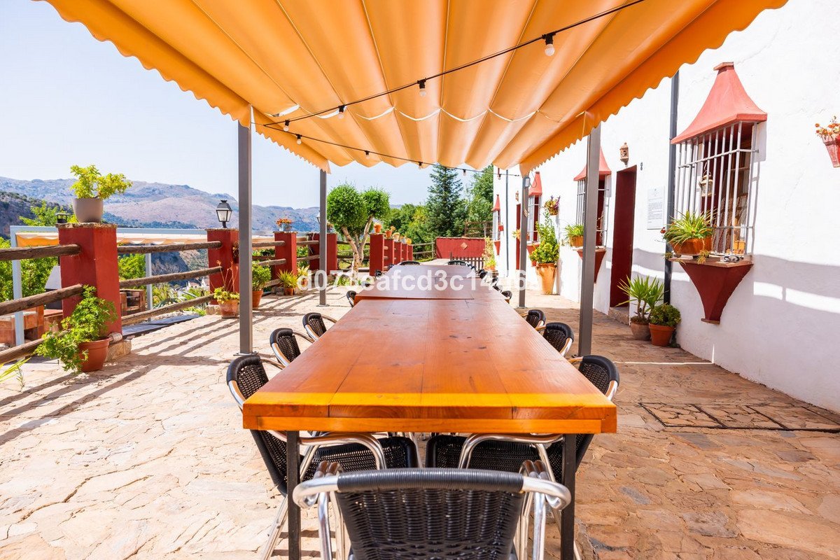 Commercial in Montejaque