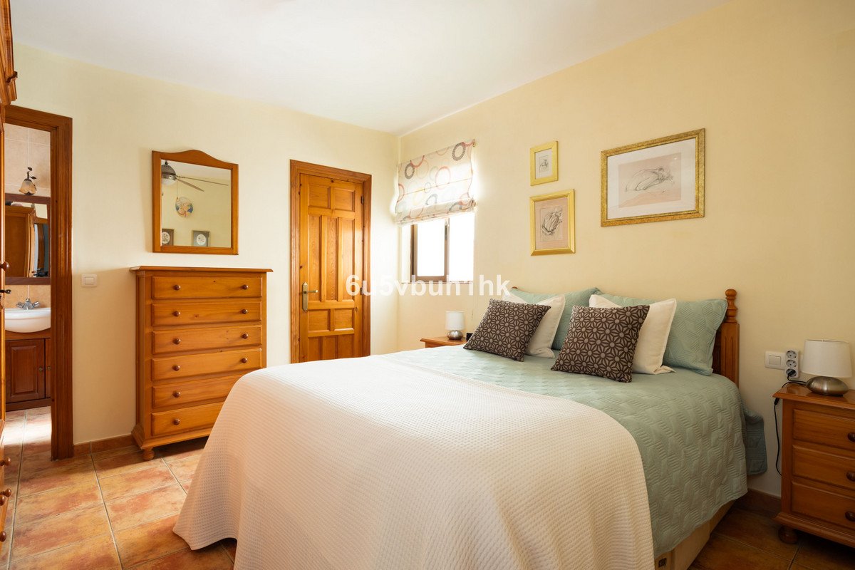 4 Bed Townhouse in La Herradura