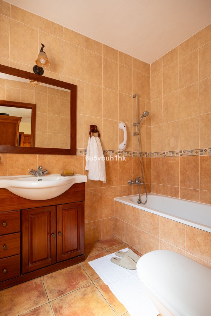 4 Bed Townhouse in La Herradura