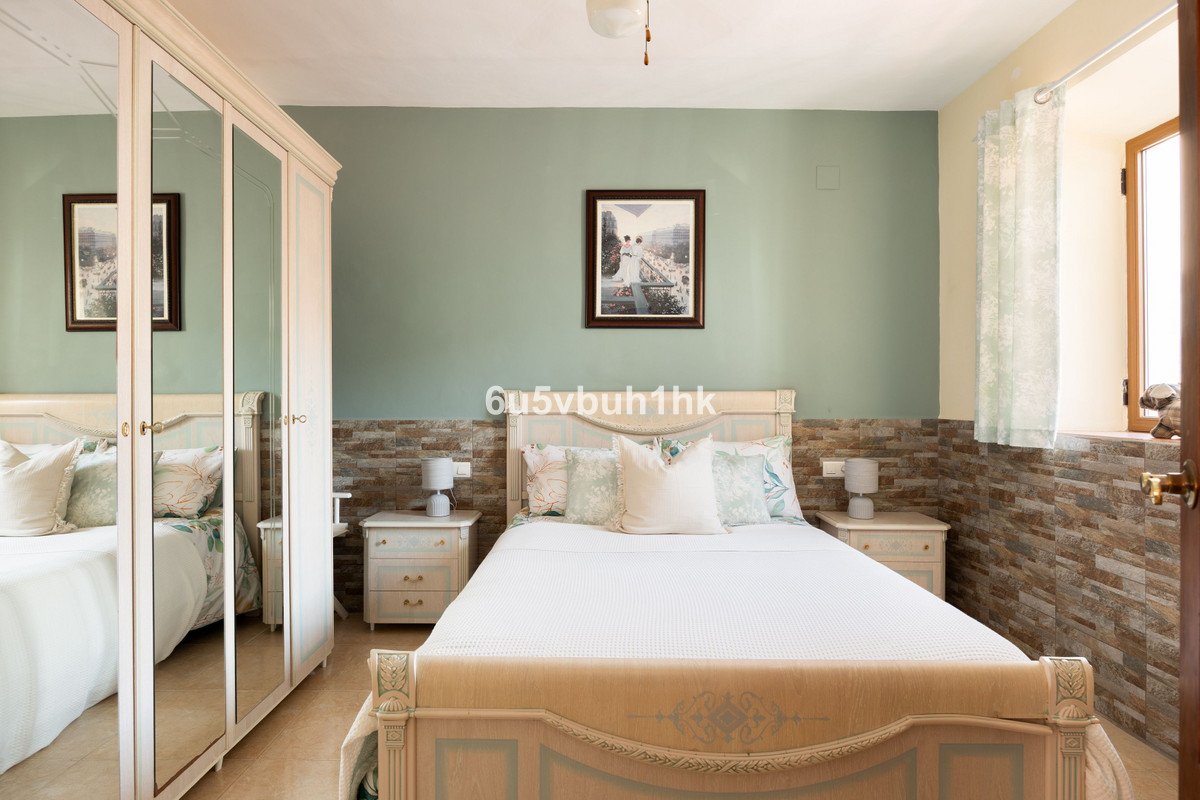 4 Bed Townhouse in La Herradura