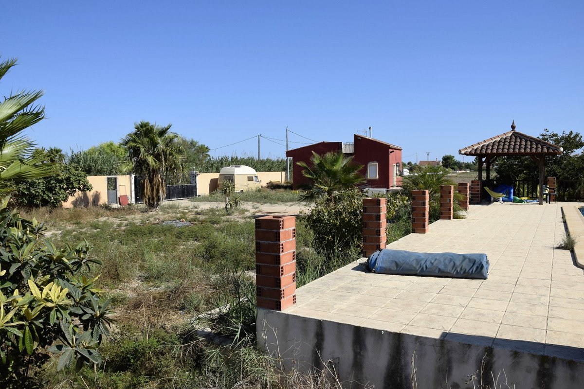 Land in Catral