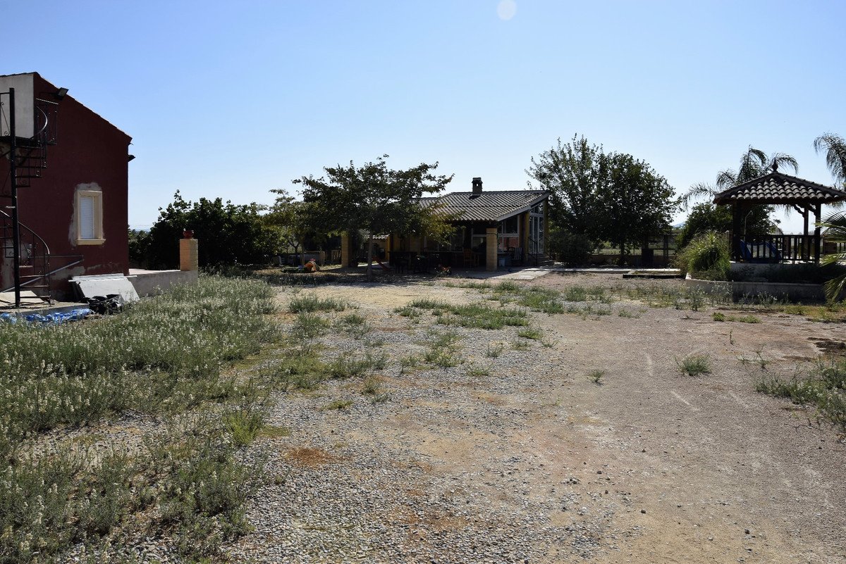 Land in Catral
