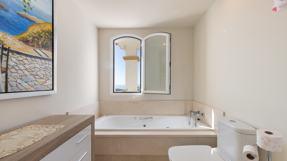 3 Bed Penthouse in Doña Julia