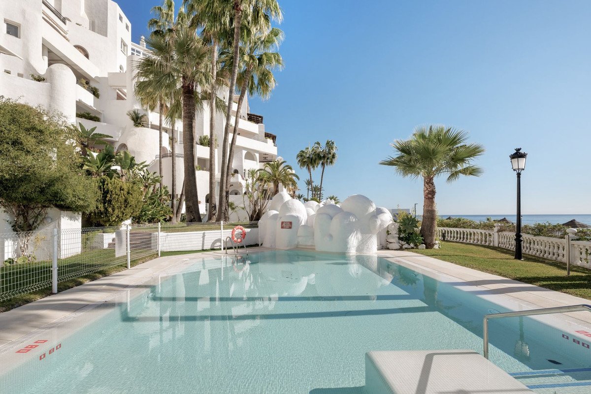 4 Bed Middle Floor Apartment in Torremolinos
