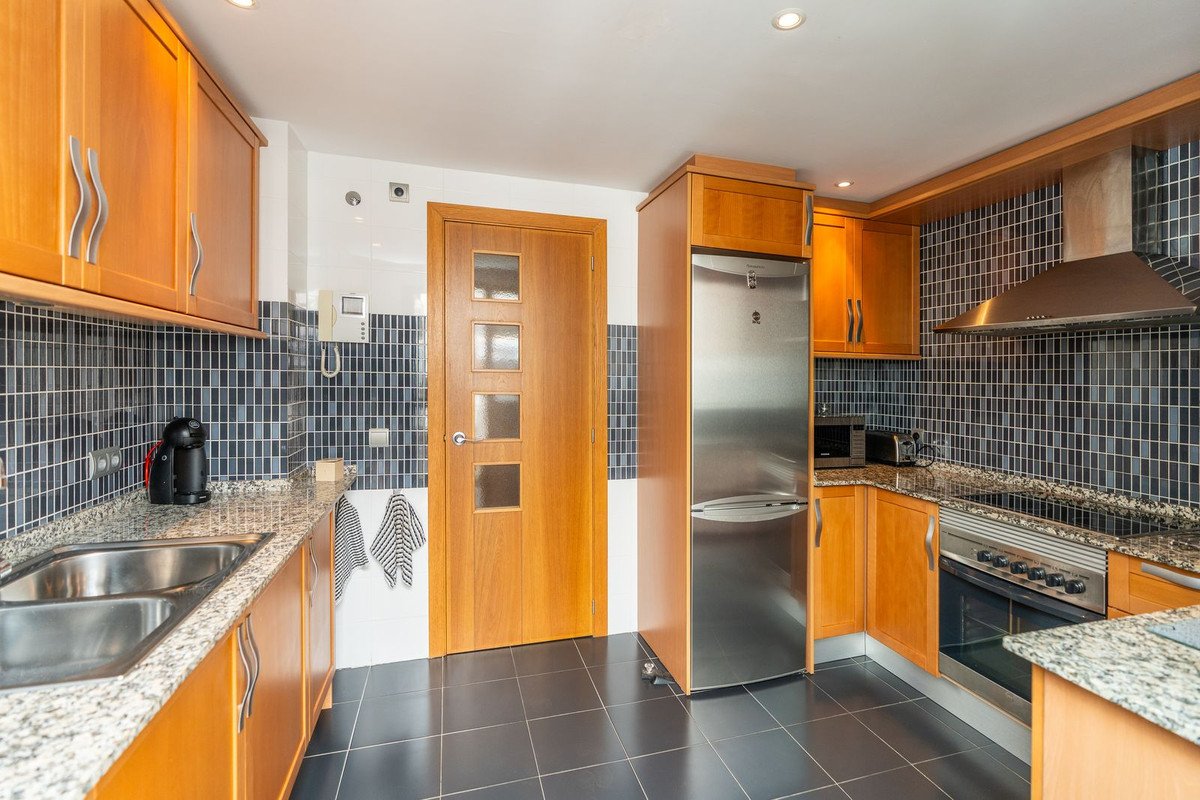2 Bed Middle Floor Apartment in Selwo