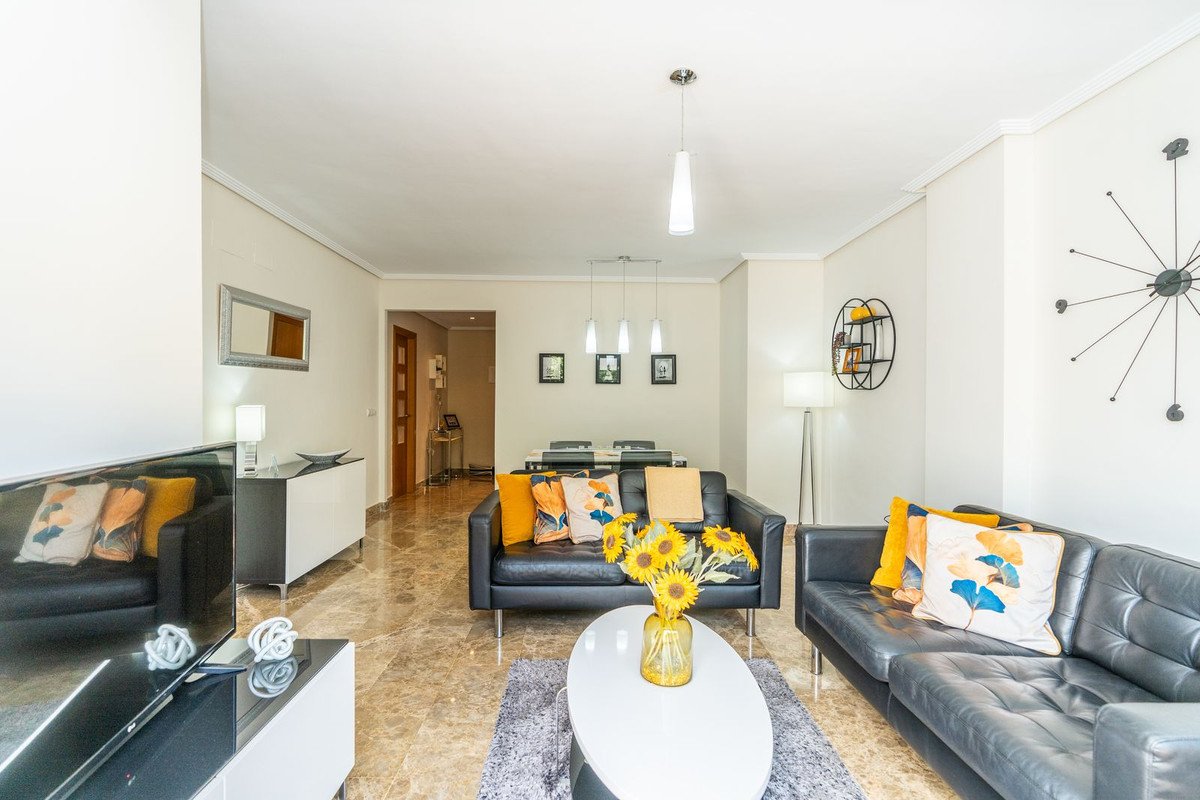 2 Bed Middle Floor Apartment in Selwo