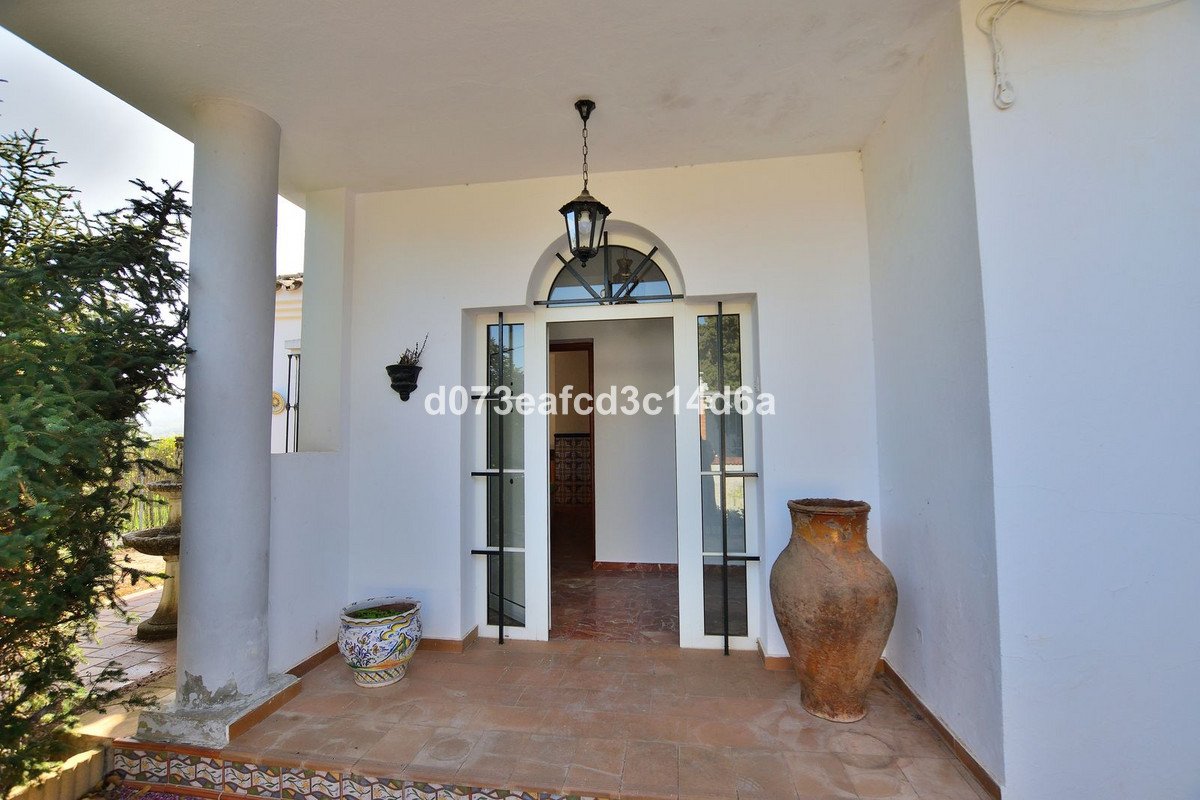 4 Bed Detached Villa in Ronda