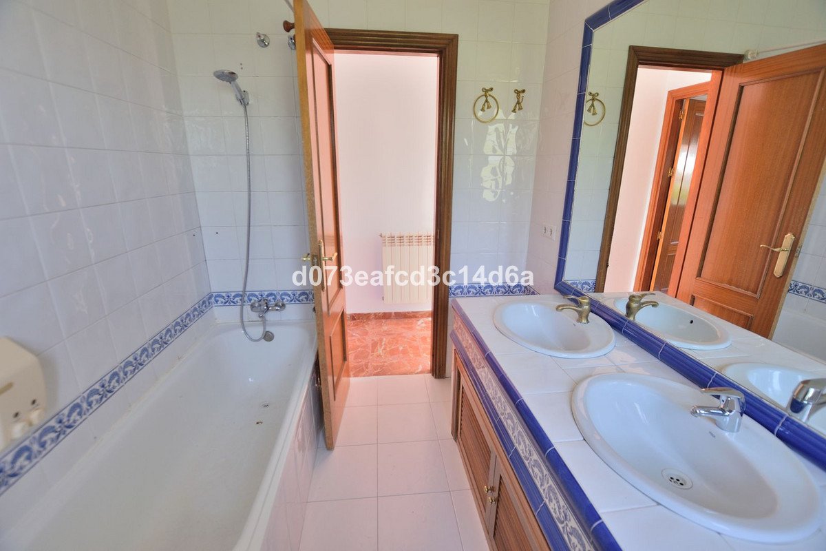 4 Bed Detached Villa in Ronda