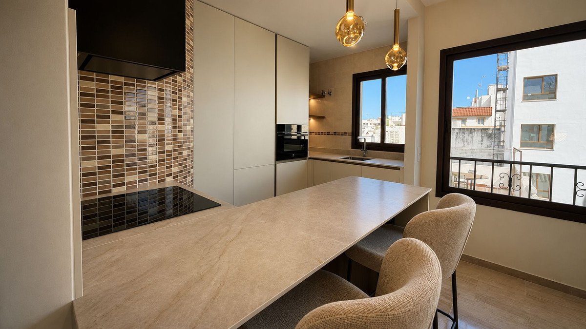 2 Bed Middle Floor Apartment in Estepona