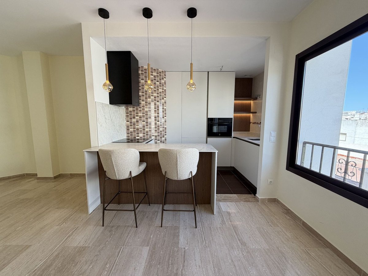 2 Bed Middle Floor Apartment in Estepona