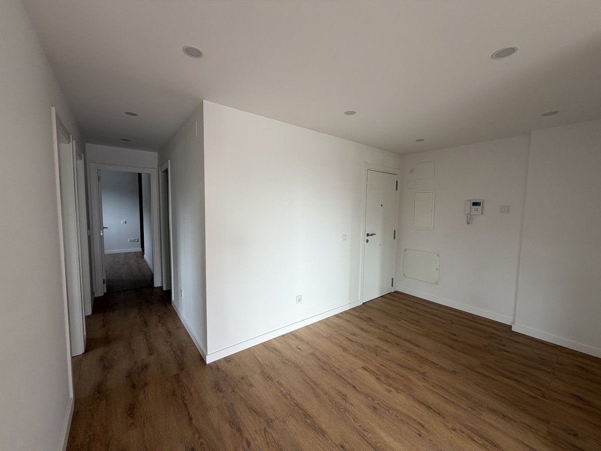 3 Bed Middle Floor Apartment in Estepona