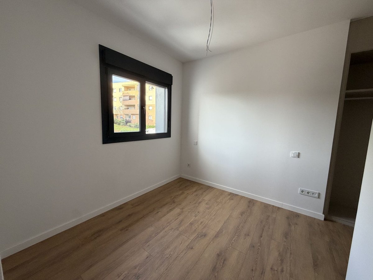 3 Bed Middle Floor Apartment in Estepona